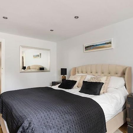 2 Double Bedroom Large Modern Self Contained Apartment Free Parking Camberley Kültér fotó