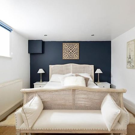 2 Double Bedroom Large Modern Self Contained Apartment Free Parking Camberley Kültér fotó