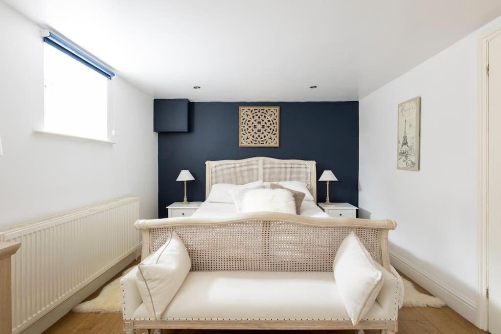 2 Double Bedroom Large Modern Self Contained Apartment Free Parking Camberley Kültér fotó